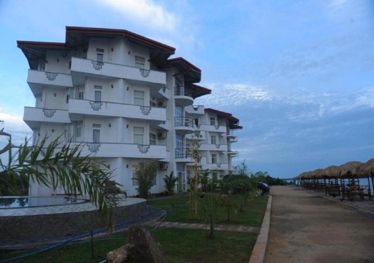 Hotel East Lagoon Batticaloa Exterior photo