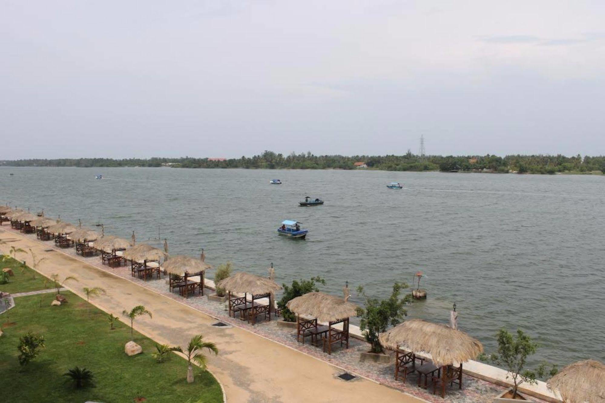 Hotel East Lagoon Batticaloa Exterior photo