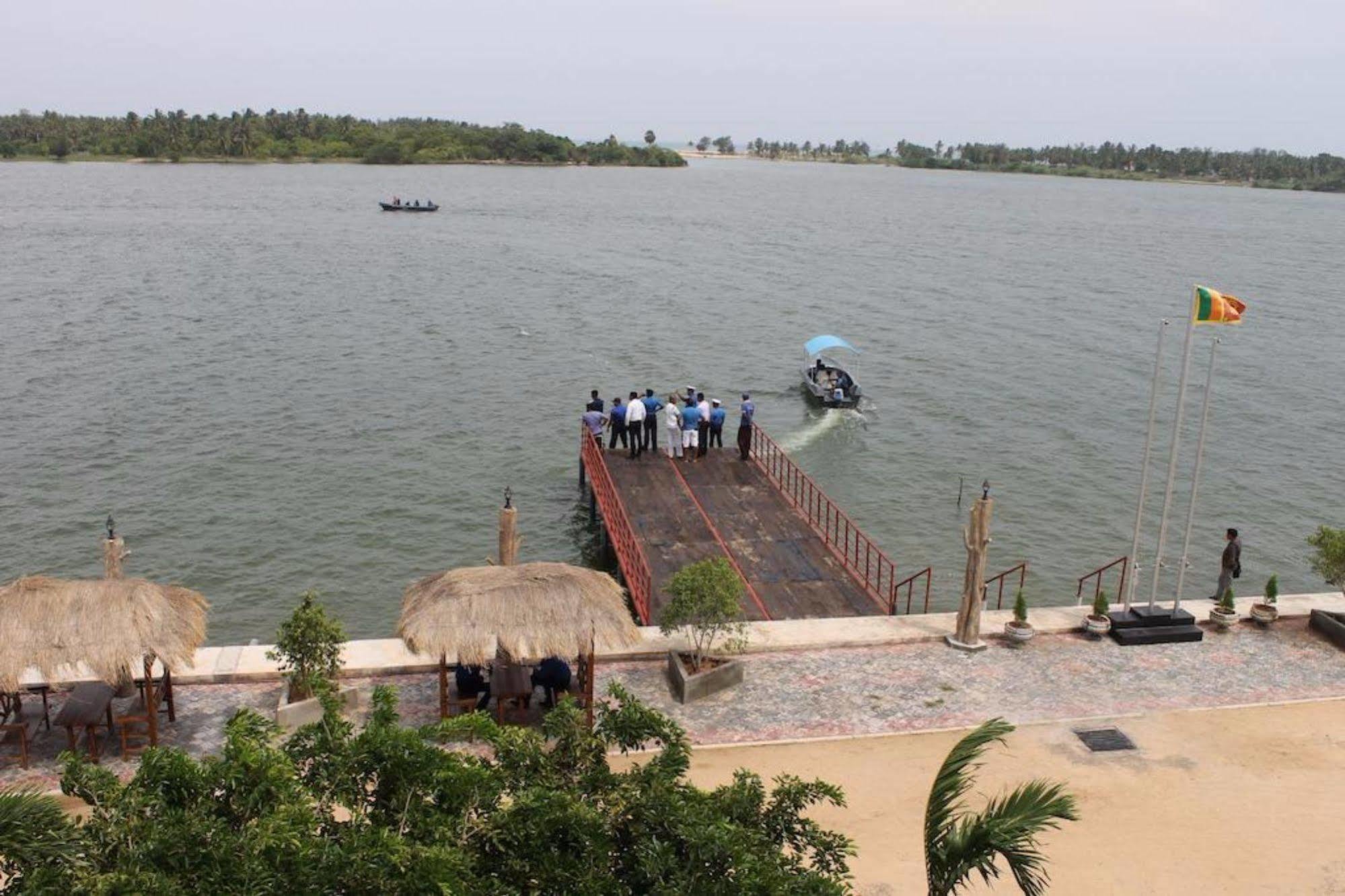 Hotel East Lagoon Batticaloa Exterior photo